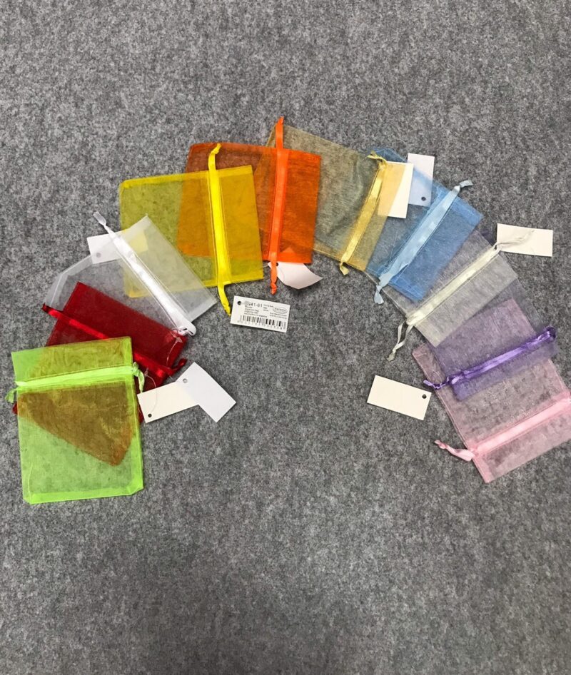 Sacchetti di organza colorati